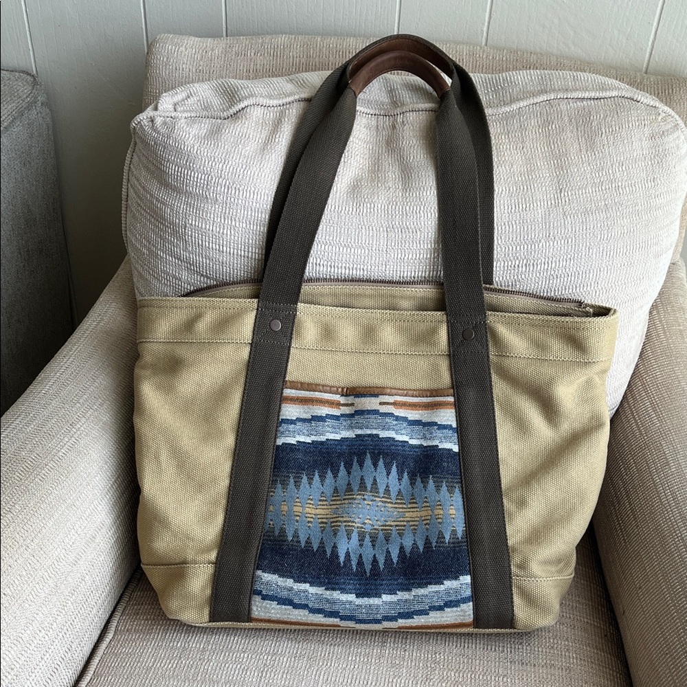 Pendleton Tan & Dark Brown Canvas tote with Blue Pattern - Picture 4 of 5